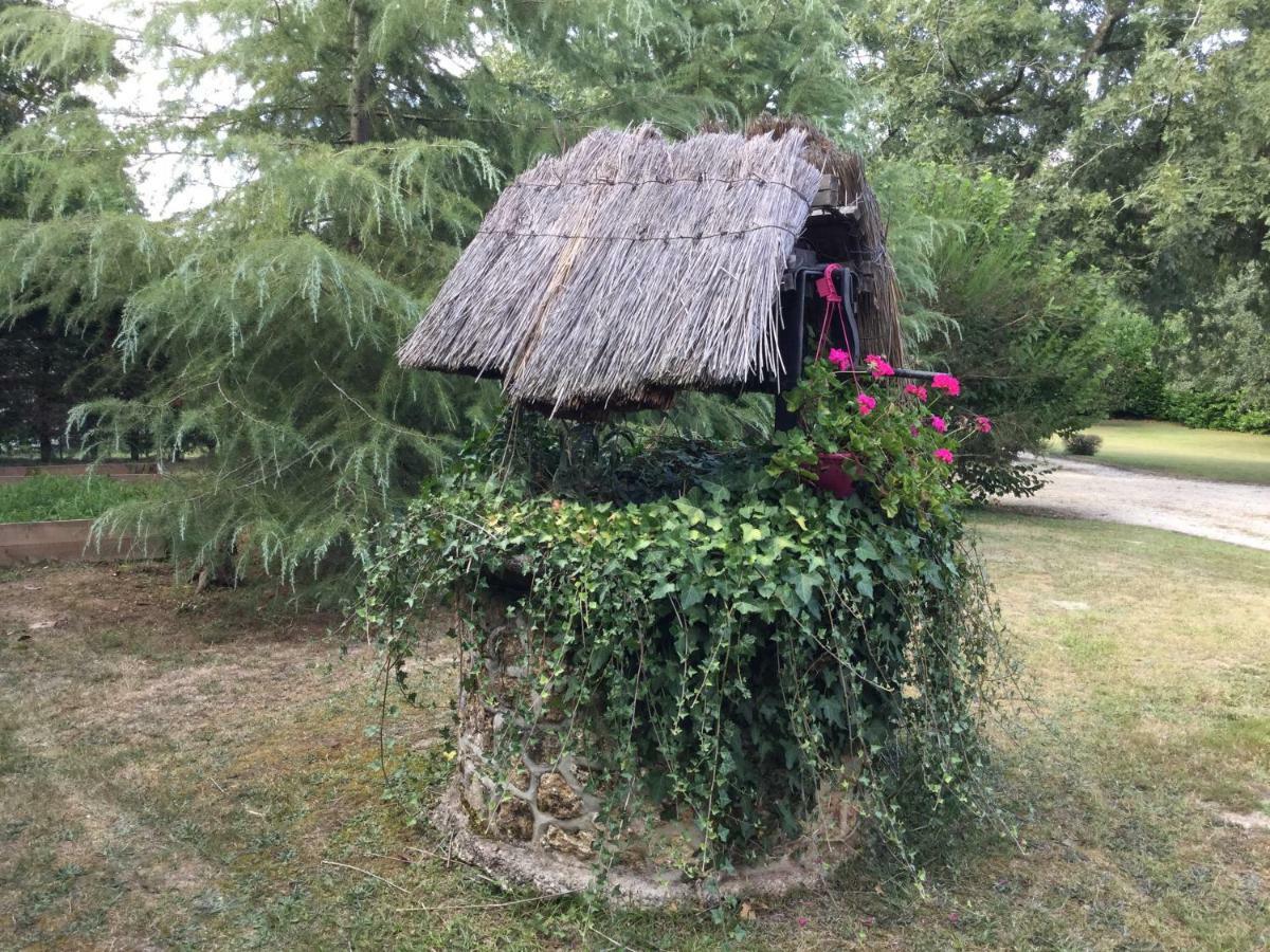 La Belle Chaumiere Bed & Breakfast Bretagne-de-Marsan Exterior photo
